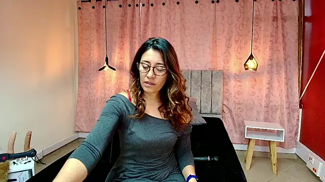 Snapshot of VioletaScott_ chatting on 03/10/25, 01:54 VioletaScott online show from 03/10/25, 01:54