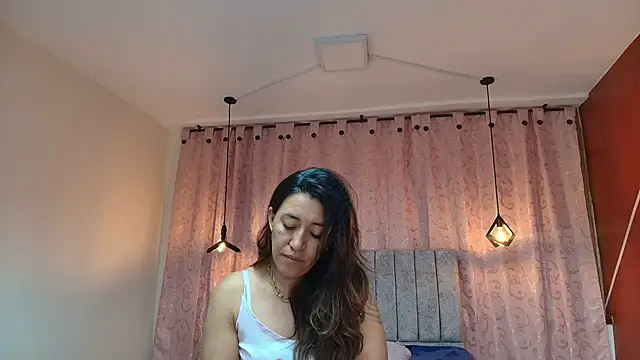 Snapshot of VioletaScott_ chatting on 09/09/25, 04:50 VioletaScott online show from 09/09/25, 04:50