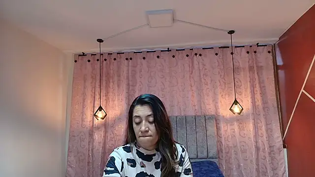 Snapshot of VioletaScott_ chatting on 09/22/25, 01:57 VioletaScott online show from 09/22/25, 01:57