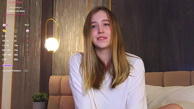 Snapshot of LoraineLuff chatting on 01/29/25, 12:01 LoraineLuff online show from 01/29/25, 12:01