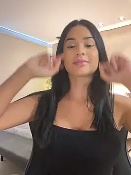 Laisabrazil online show from 11/17/25, 05:52