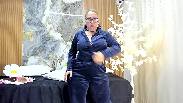 Danna topless online show from 04/16/26, 12:06