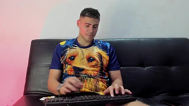 Snapshot of Brian_cx chatting on 12/31/24, 06:24 Brian cx online show from 12/31/24, 06:24