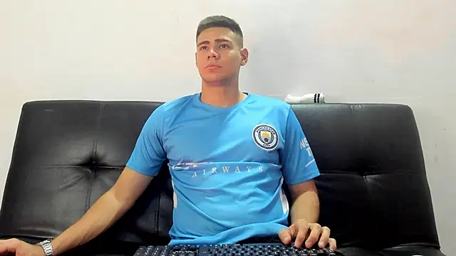 Snapshot of Brian_cx chatting on 01/07/25, 06:45 Brian cx online show from 01/07/25, 06:45