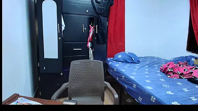 Snapshot of Brian_cx chatting on 10/23/25, 05:55 Brian cx online show from 10/23/25, 05:55