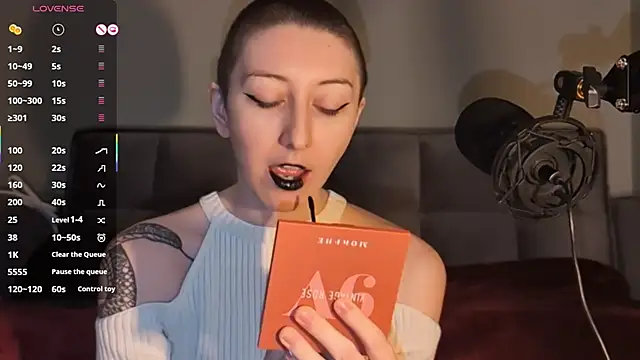 Snapshot of lovelylucyy chatting on 02/05/25, 08:14 lovelylucyy online show from 02/05/25, 08:14