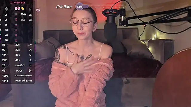 Snapshot of lovelylucyy chatting on 02/08/25, 11:24 lovelylucyy online show from 02/08/25, 11:24