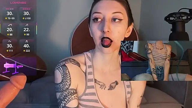 Snapshot of lovelylucyy chatting on 03/13/25, 09:16 lovelylucyy online show from 03/13/25, 09:16