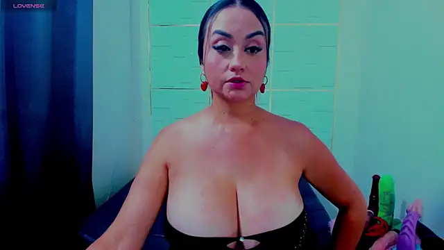 Snapshot of IsaSixty9 chatting on 03/05/25, 06:34 IsaSixty9 online show from 03/05/25, 06:34