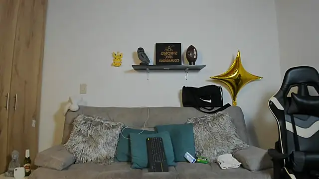 julian wallace online show from 12/19/25, 08:27