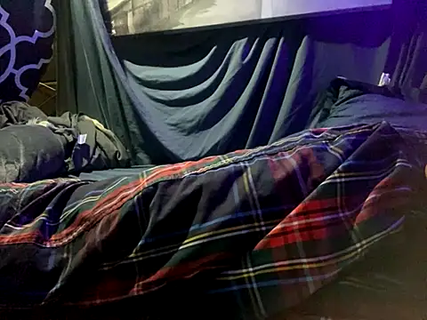 Snapshot of BigMac1596 chatting on 09/09/25, 03:17 BigMac1596 online show from 09/09/25, 03:17