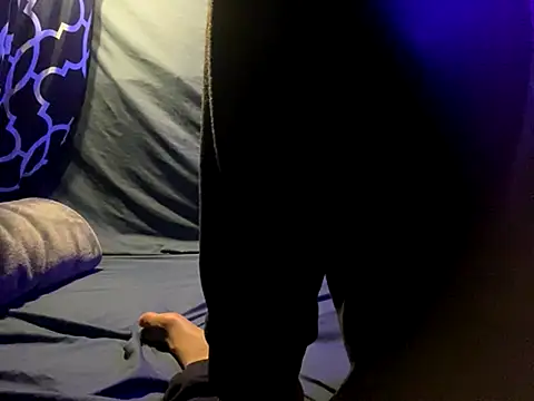 Snapshot of BigMac1596 chatting on 10/11/25, 01:42 BigMac1596 online show from 10/11/25, 01:42