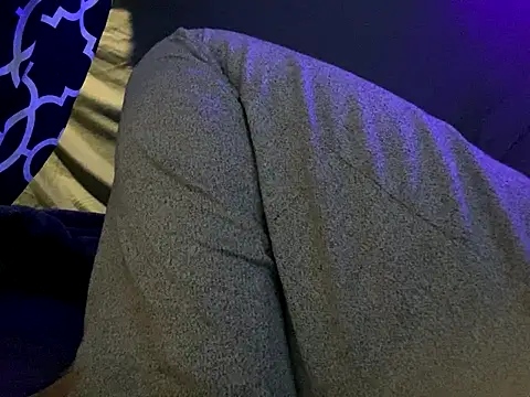 Snapshot of BigMac1596 chatting on 10/16/25, 09:27 BigMac1596 online show from 10/16/25, 09:27