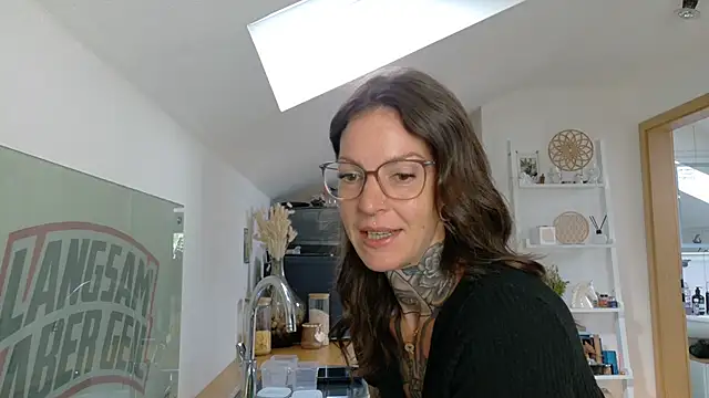 Snapshot of BrownieyQueen chatting on 07/18/26, 07:23 BrownieyQueen online show from 07/18/26, 07:23