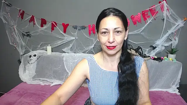 Snapshot of LiluGrants chatting on 11/02/25, 07:05 LiluGrants online show from 11/02/25, 07:05