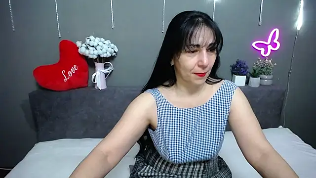 Snapshot of LiluGrants chatting on 02/20/26, 07:14 LiluGrants online show from 02/20/26, 07:14