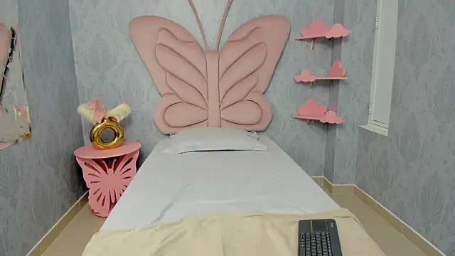 Snapshot of MaddyCute4u chatting on 02/12/25, 11:40 MaddyCute4u online show from 02/12/25, 11:40