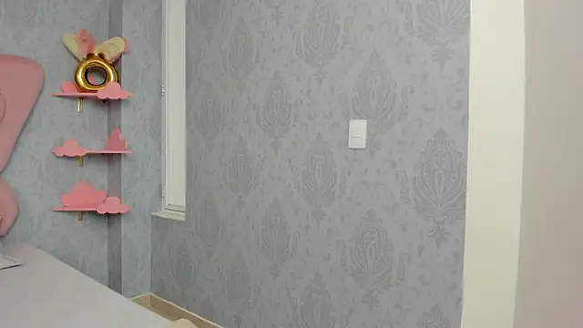 Snapshot of MaddyCute4u chatting on 02/17/25, 03:20 MaddyCute4u online show from 02/17/25, 03:20