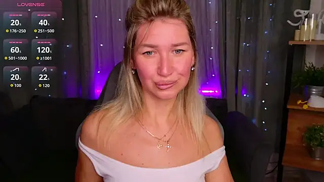 Snapshot of MilaBott chatting on 06/15/26, 07:16 MilaBott online show from 06/15/26, 07:16