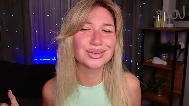Snapshot of MilaBott chatting on 06/30/26, 07:15 MilaBott online show from 06/30/26, 07:15