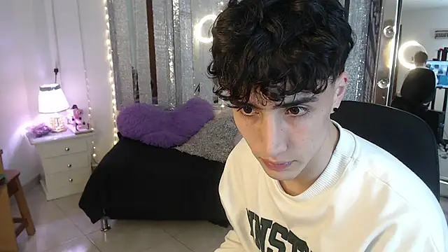 gojo satoru 18 online show from 02/08/25, 03:00