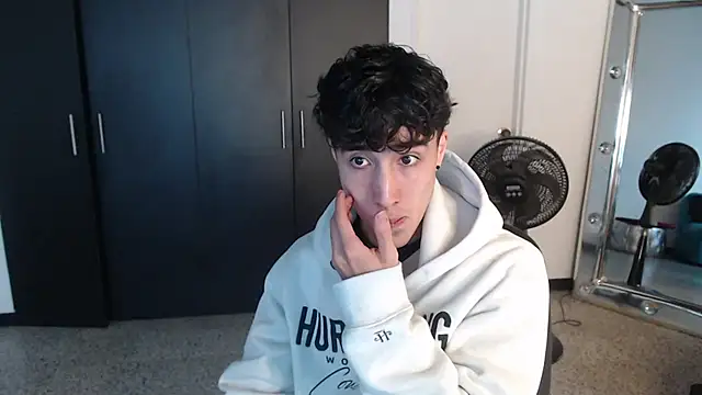 gojo satoru 18 online show from 03/03/25, 11:44