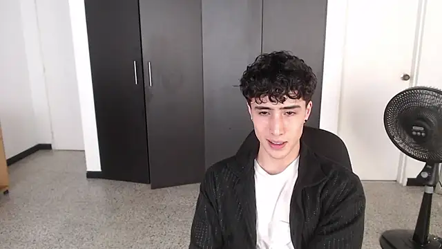 gojo satoru 18 online show from 03/06/25, 06:16