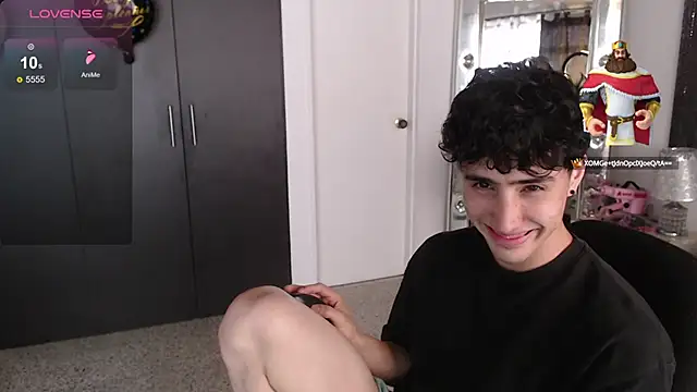 gojo satoru 18 online show from 03/10/25, 02:48