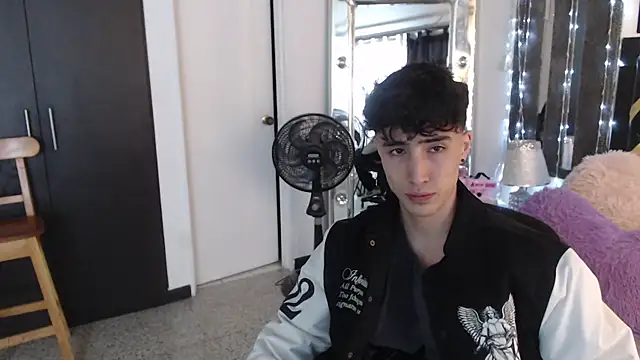 gojo satoru 18 online show from 03/15/25, 12:02