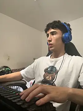 gojo satoru 18 online show from 10/22/25, 05:13