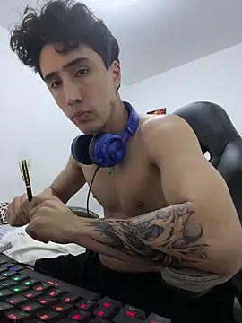 gojo satoru 18 online show from 12/23/25, 04:21