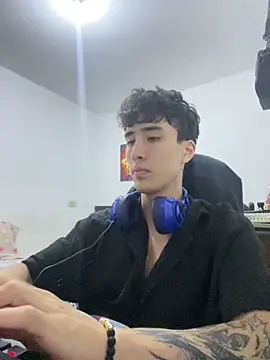 gojo satoru 18 online show from 02/04/26, 10:15