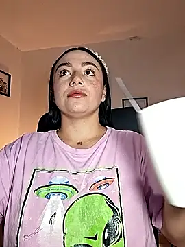 Snapshot of helena_smith chatting on 11/07/25, 02:33 helena smith online show from 11/07/25, 02:33