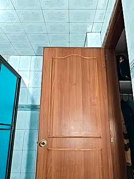 Snapshot of helena_smith chatting on 11/21/25, 04:11 helena smith online show from 11/21/25, 04:11