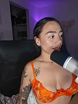 helena smith online show from 07/08/26, 03:33