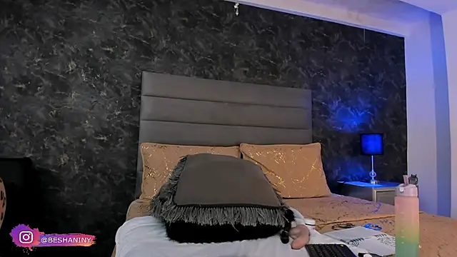 Bella Evans  online show from 02/28/25, 10:06