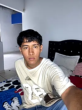 Snapshot of 70nick5672 chatting on 11/09/25, 03:32 70nick5672 online show from 11/09/25, 03:32