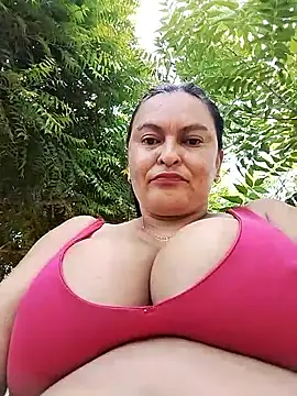 Snapshot of Horny-Mommy-Dirty chatting on 05/04/26, 02:46 Horny-Mommy-Dirty online show from 05/04/26, 02:46