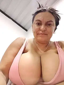 Snapshot of Horny-Mommy-Dirty chatting on 06/17/26, 02:47 Horny-Mommy-Dirty online show from 06/17/26, 02:47