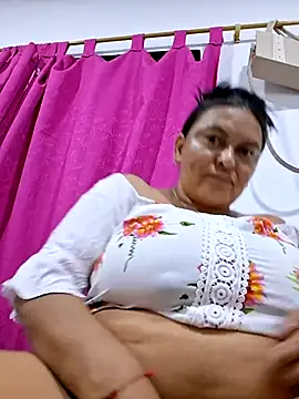 Snapshot of Horny-Mommy-Dirty chatting on 07/01/26, 02:35 Horny-Mommy-Dirty online show from 07/01/26, 02:35
