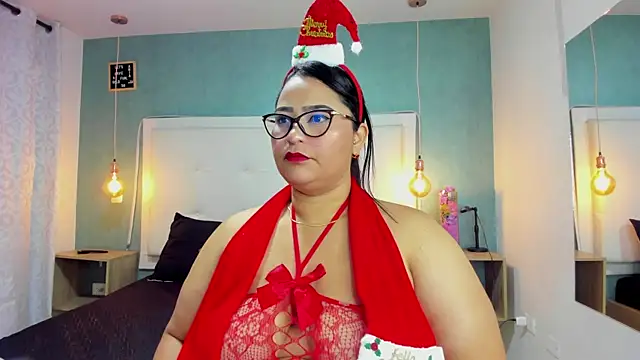 Snapshot of Clarigil chatting on 12/20/24, 03:53 Clarigil online show from 12/20/24, 03:53