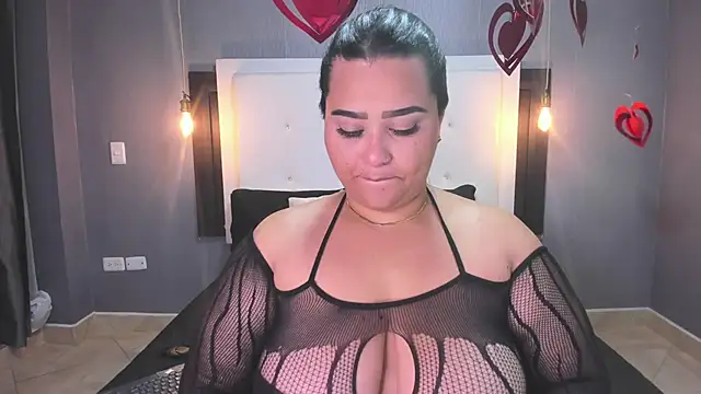 Snapshot of Clarigil chatting on 02/12/25, 01:16 Clarigil online show from 02/12/25, 01:16