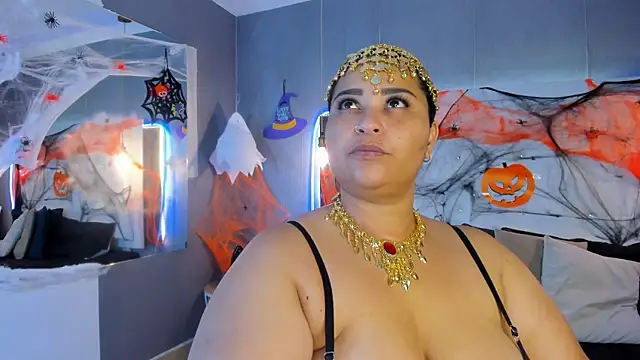 Snapshot of Clarigil chatting on 10/17/25, 10:01 Clarigil online show from 10/17/25, 10:01