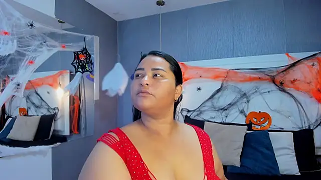 Snapshot of Clarigil chatting on 10/22/25, 09:36 Clarigil online show from 10/22/25, 09:36