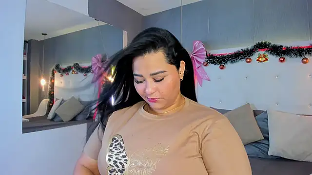 Snapshot of Clarigil chatting on 12/04/25, 09:01 Clarigil online show from 12/04/25, 09:01