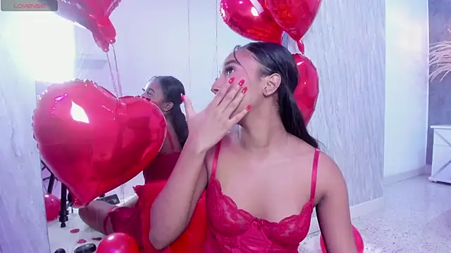 Snapshot of GabrielaLugo chatting on 02/14/25, 03:05 GabrielaLugo online show from 02/14/25, 03:05