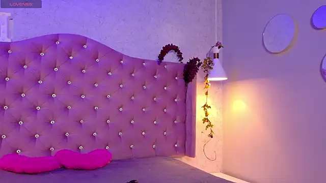 Snapshot of GabrielaLugo chatting on 10/03/25, 02:03 GabrielaLugo online show from 10/03/25, 02:03