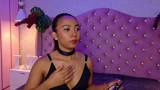 Snapshot of GabrielaLugo chatting on 11/20/25, 02:50 GabrielaLugo online show from 11/20/25, 02:50