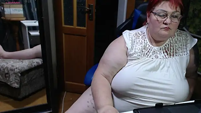 Snapshot of Goddess57 chatting on 03/12/25, 04:46 Goddess57 online show from 03/12/25, 04:46