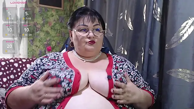 Snapshot of Goddess57 chatting on 09/26/25, 05:55 Goddess57 online show from 09/26/25, 05:55